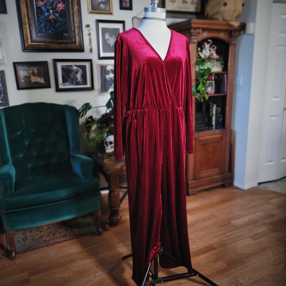 Simplee Jumpsuit Red Velvet Long Sleeve Wrap V-Neck Wide Leg Holiday Party NWT